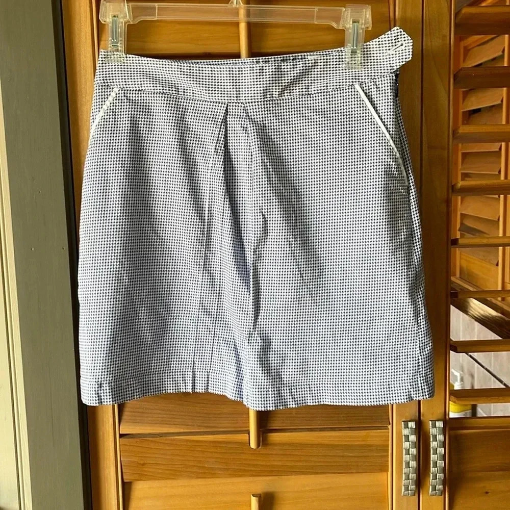 Peter Miller blue and white skort size 6